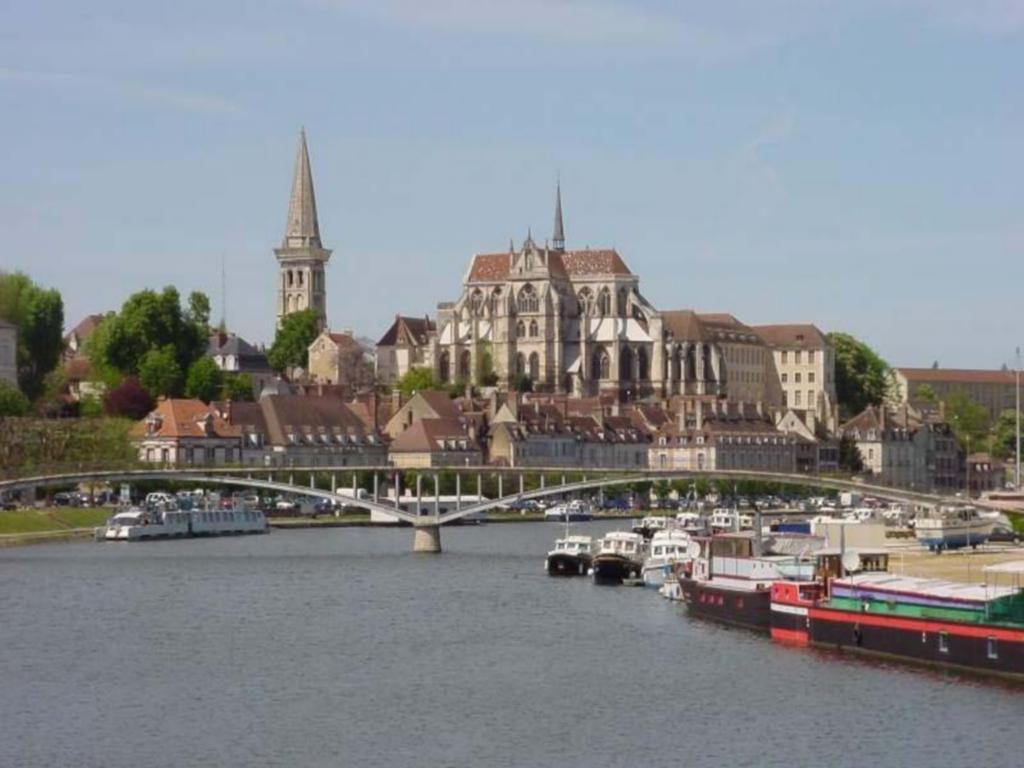 Premiere Classe Auxerre Monéteau Екстериор снимка